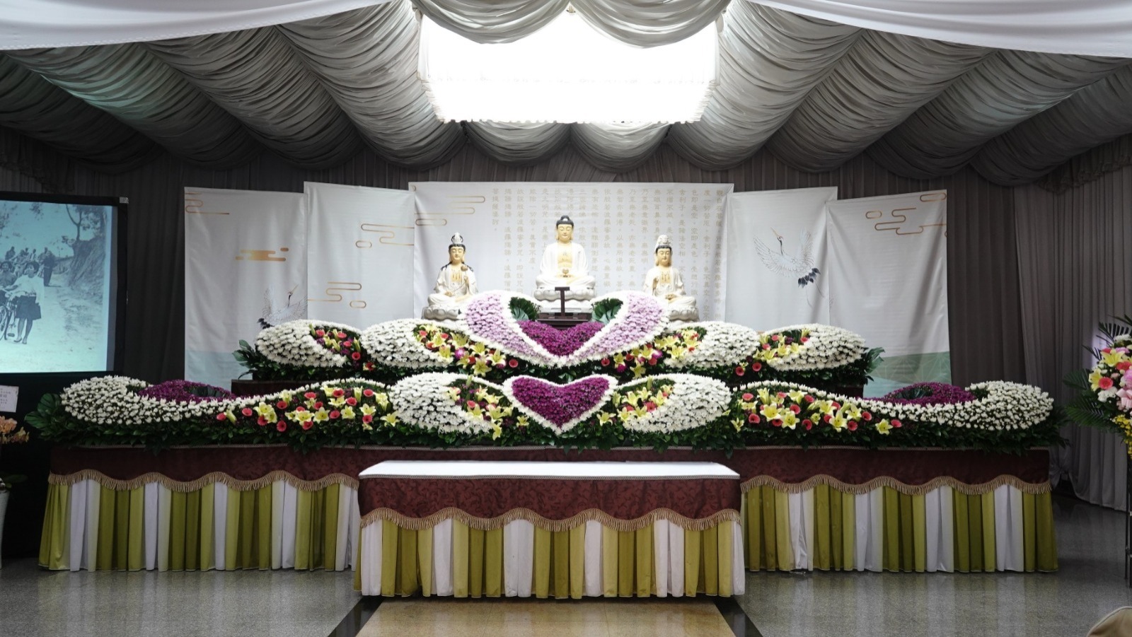 告別式現場常見的花山、花海示意圖